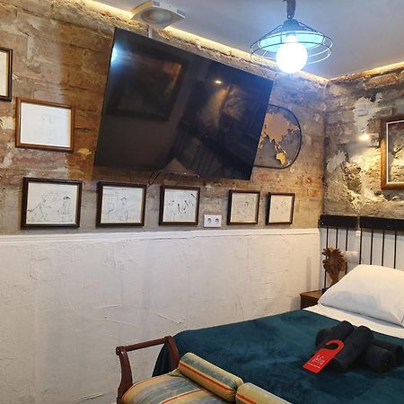 Studio Or Rooms With Private Bathroom Or Rooms With Shared Bathroom บาร์เซโลนา ภายนอก รูปภาพ