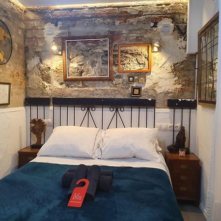 Studio Or Rooms With Private Bathroom Or Rooms With Shared Bathroom บาร์เซโลนา ภายนอก รูปภาพ