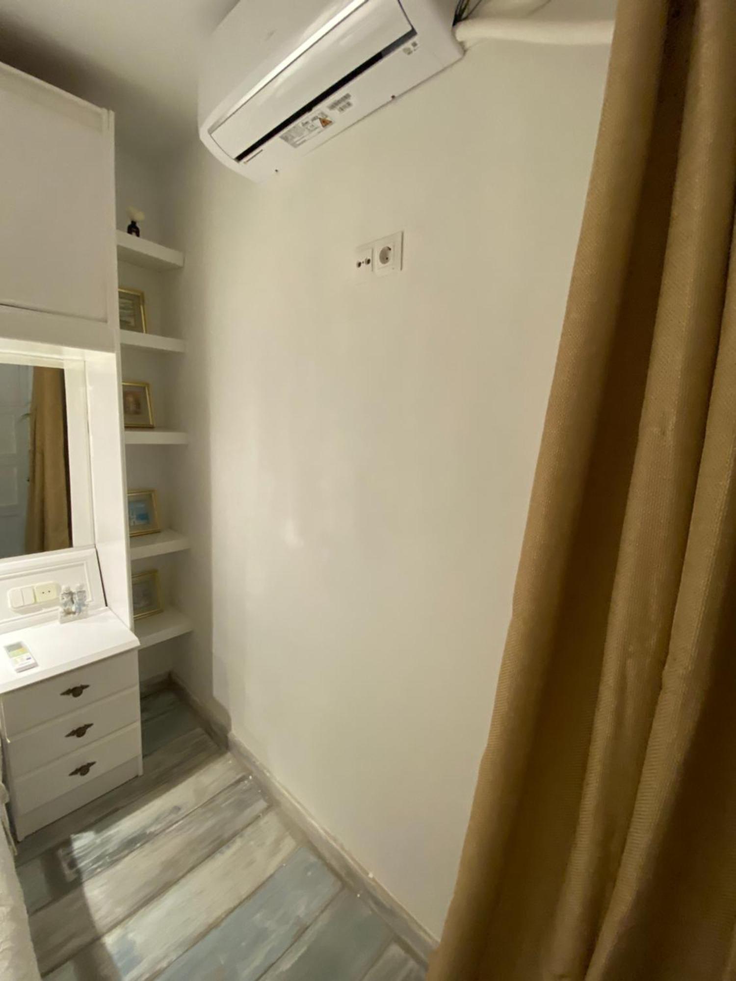Studio Or Rooms With Private Bathroom Or Rooms With Shared Bathroom บาร์เซโลนา ภายนอก รูปภาพ