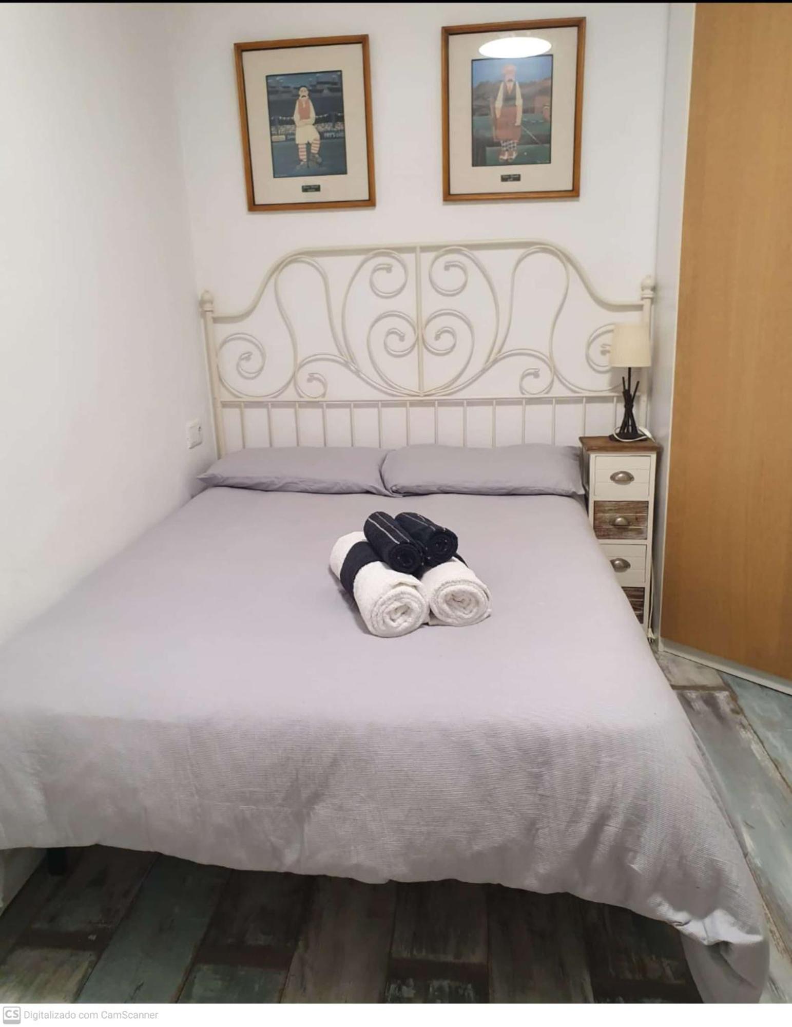 Studio Or Rooms With Private Bathroom Or Rooms With Shared Bathroom บาร์เซโลนา ภายนอก รูปภาพ