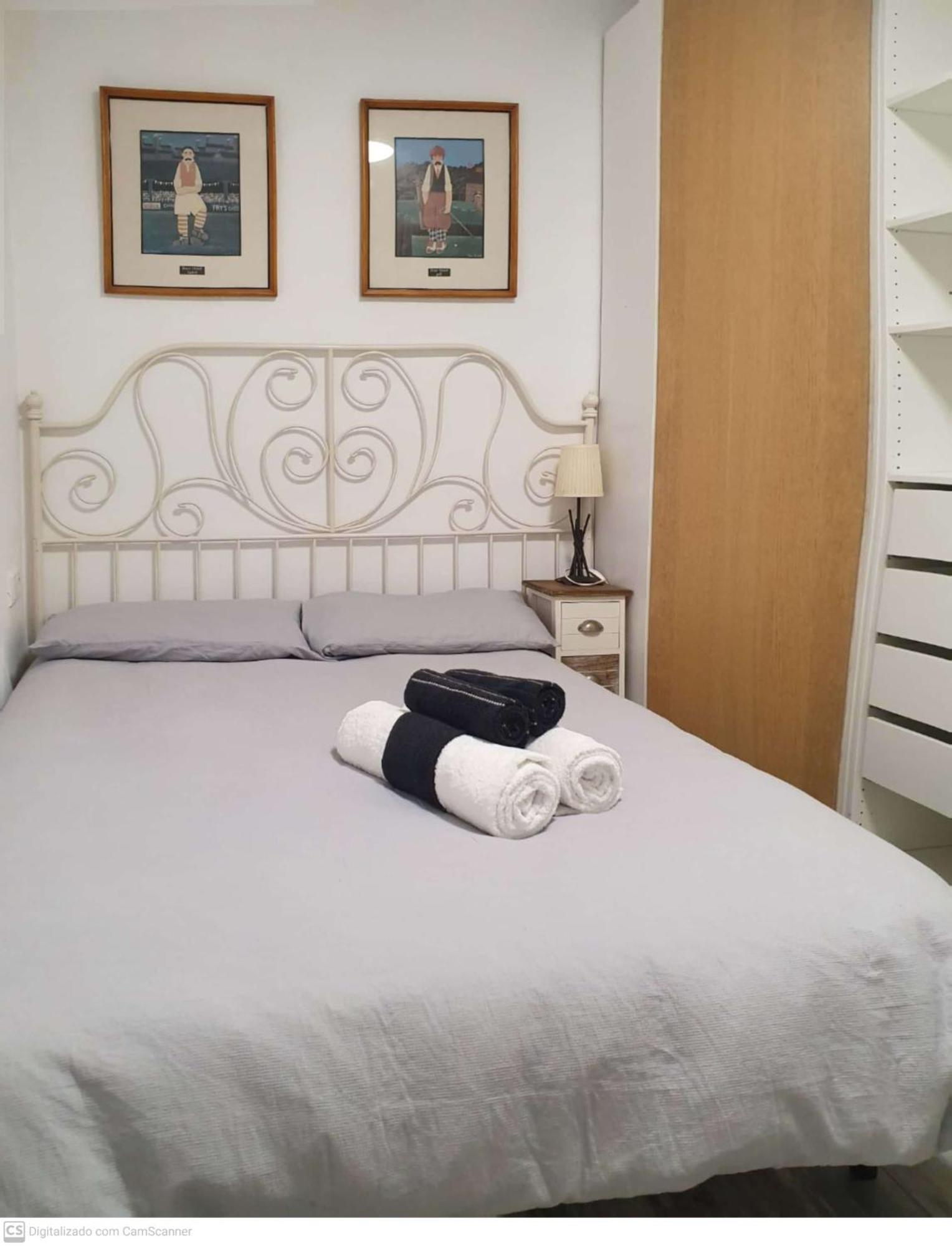 Studio Or Rooms With Private Bathroom Or Rooms With Shared Bathroom บาร์เซโลนา ภายนอก รูปภาพ