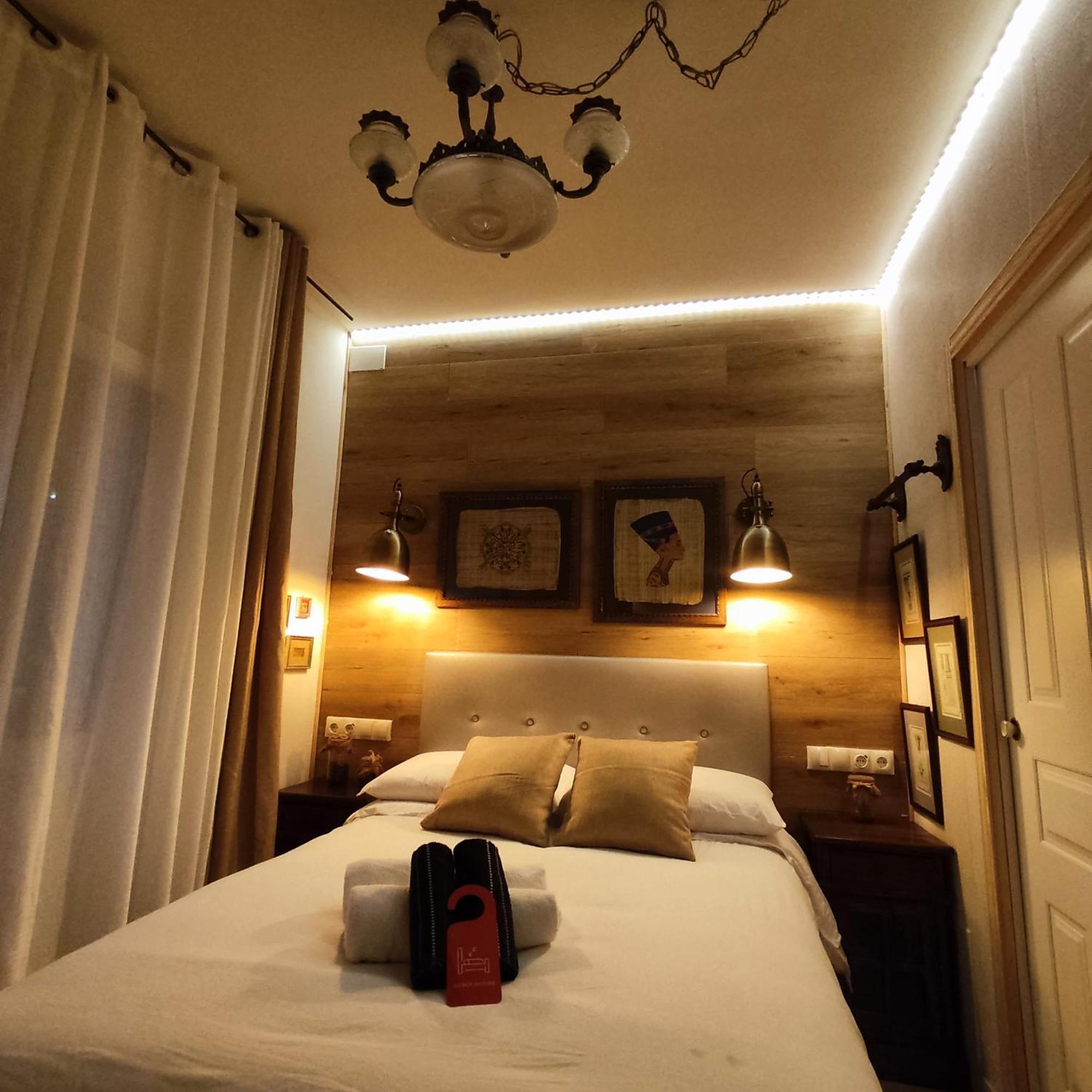 Studio Or Rooms With Private Bathroom Or Rooms With Shared Bathroom บาร์เซโลนา ภายนอก รูปภาพ