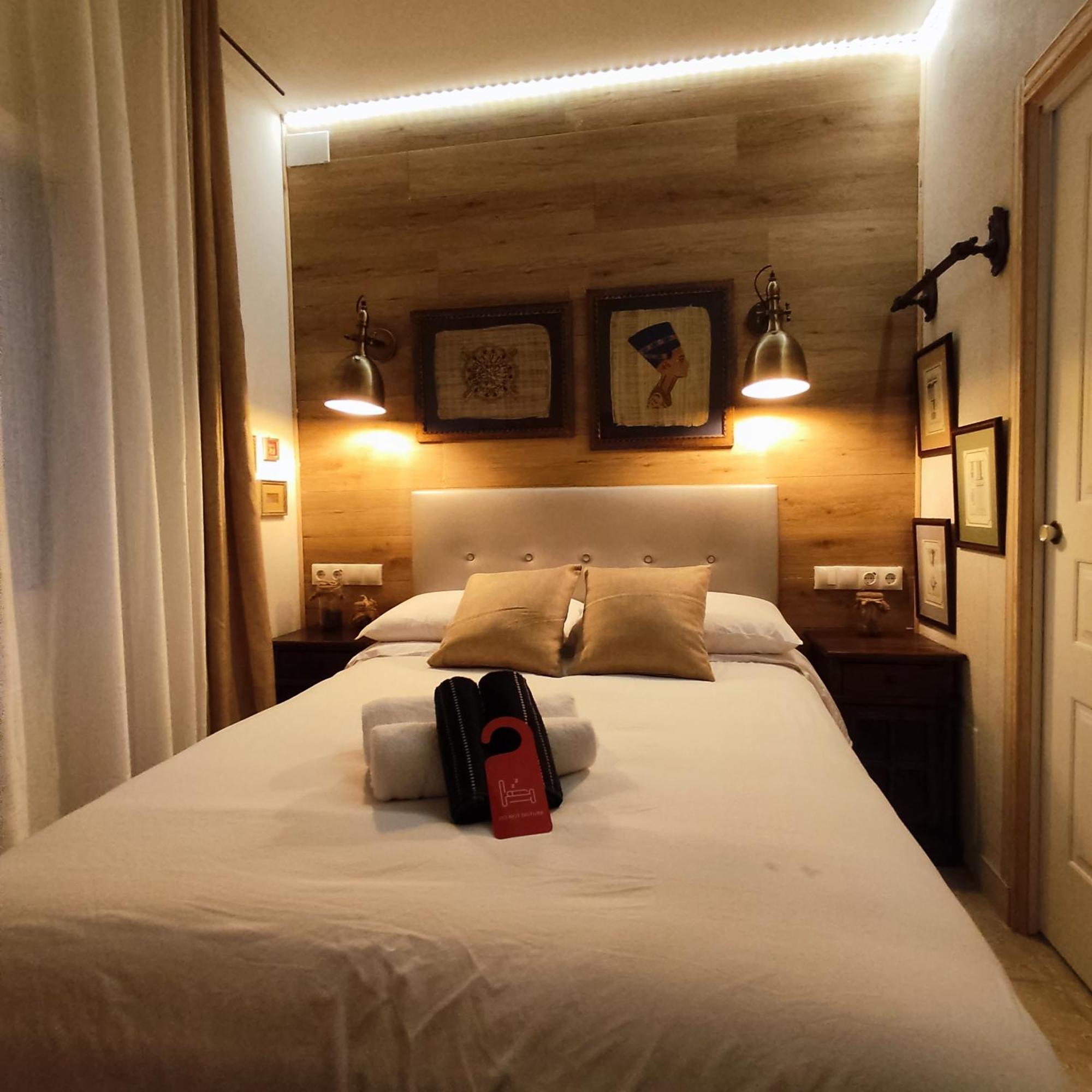 Studio Or Rooms With Private Bathroom Or Rooms With Shared Bathroom บาร์เซโลนา ภายนอก รูปภาพ