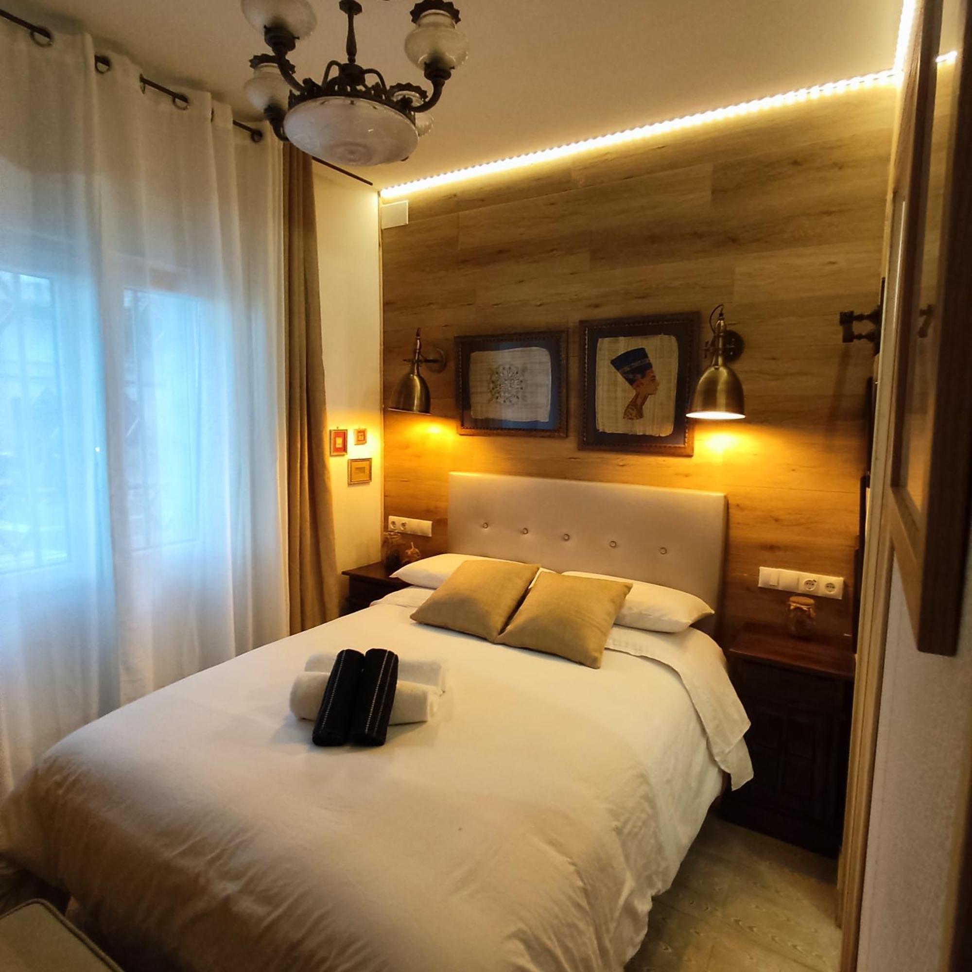 Studio Or Rooms With Private Bathroom Or Rooms With Shared Bathroom บาร์เซโลนา ภายนอก รูปภาพ