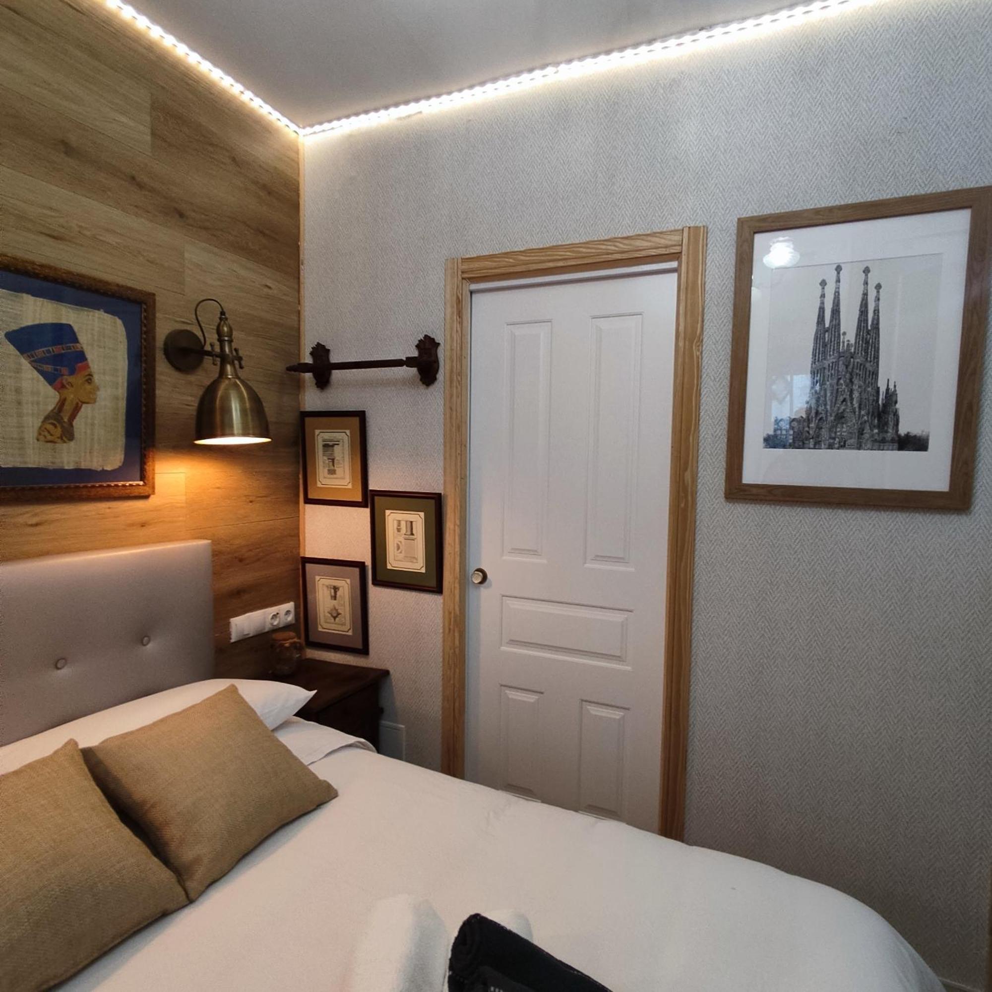 Studio Or Rooms With Private Bathroom Or Rooms With Shared Bathroom บาร์เซโลนา ภายนอก รูปภาพ