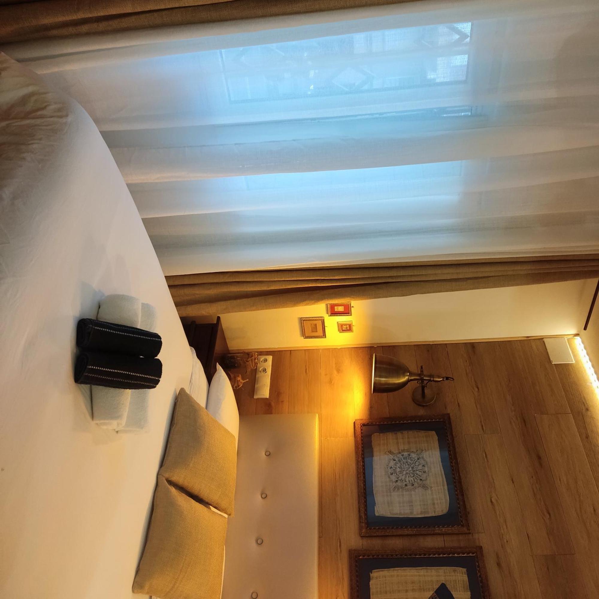 Studio Or Rooms With Private Bathroom Or Rooms With Shared Bathroom บาร์เซโลนา ภายนอก รูปภาพ