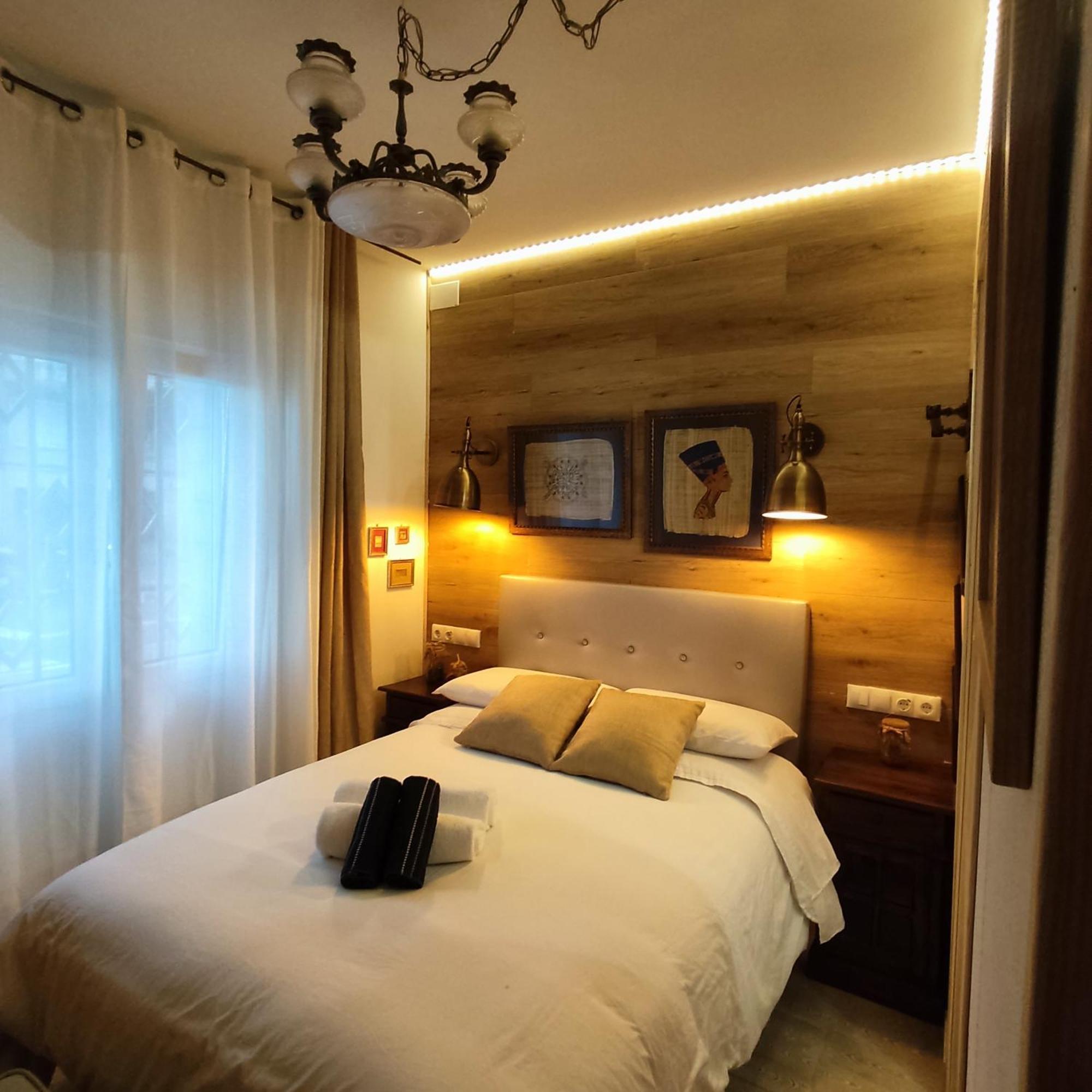 Studio Or Rooms With Private Bathroom Or Rooms With Shared Bathroom บาร์เซโลนา ภายนอก รูปภาพ