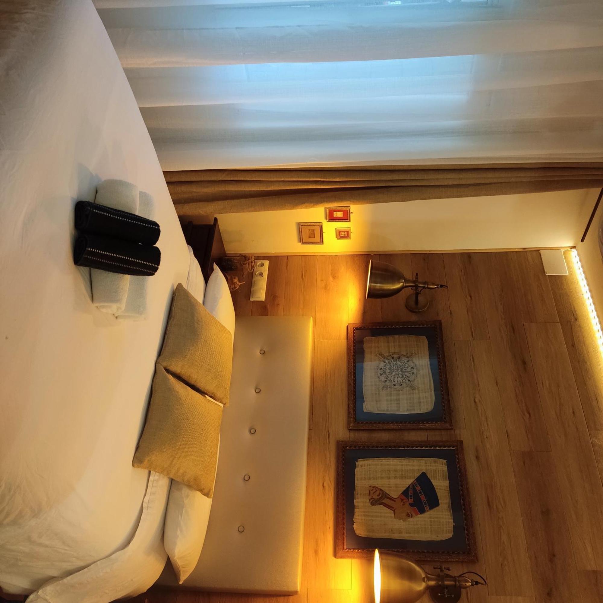 Studio Or Rooms With Private Bathroom Or Rooms With Shared Bathroom บาร์เซโลนา ภายนอก รูปภาพ