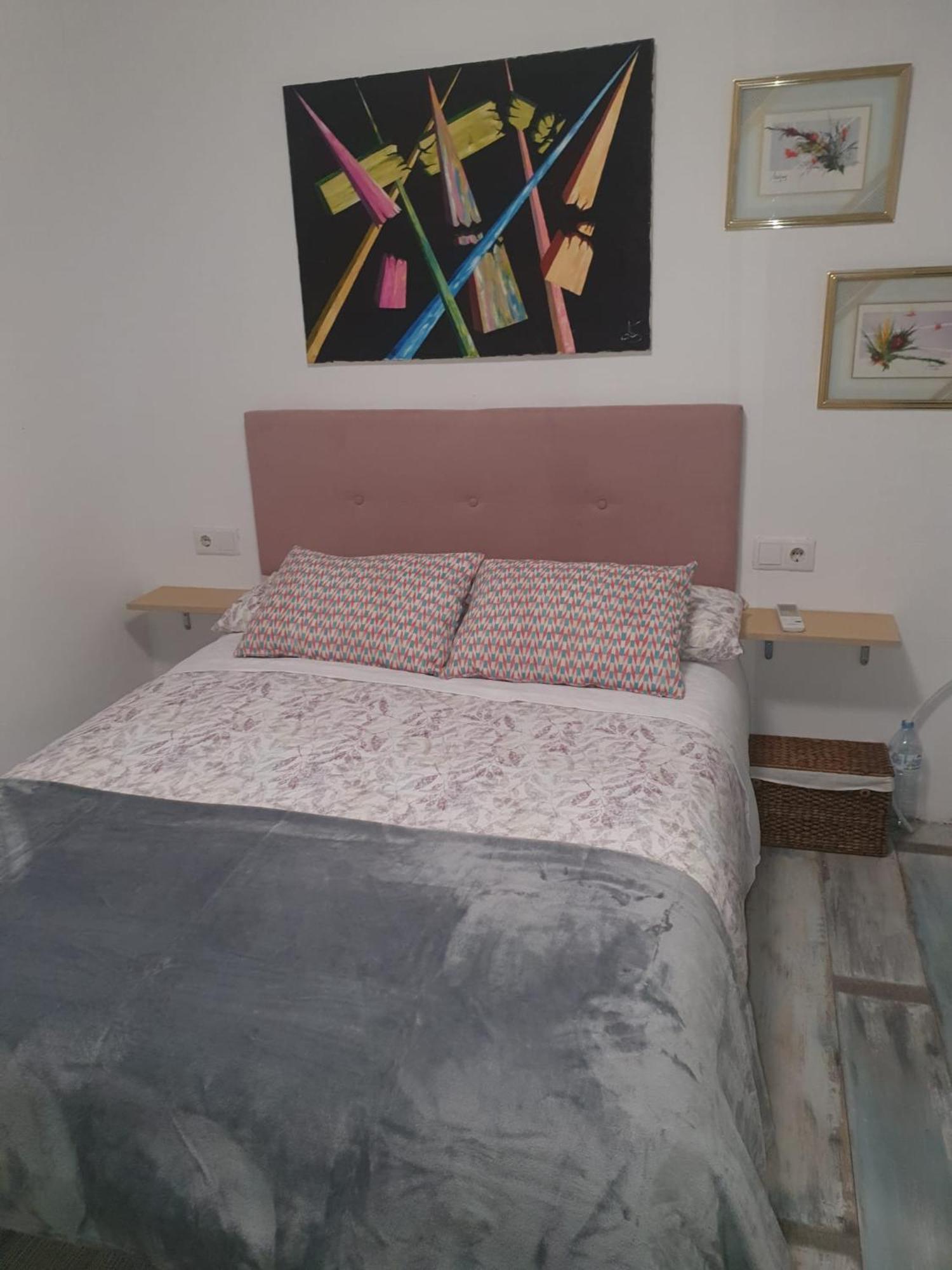 Studio Or Rooms With Private Bathroom Or Rooms With Shared Bathroom บาร์เซโลนา ภายนอก รูปภาพ