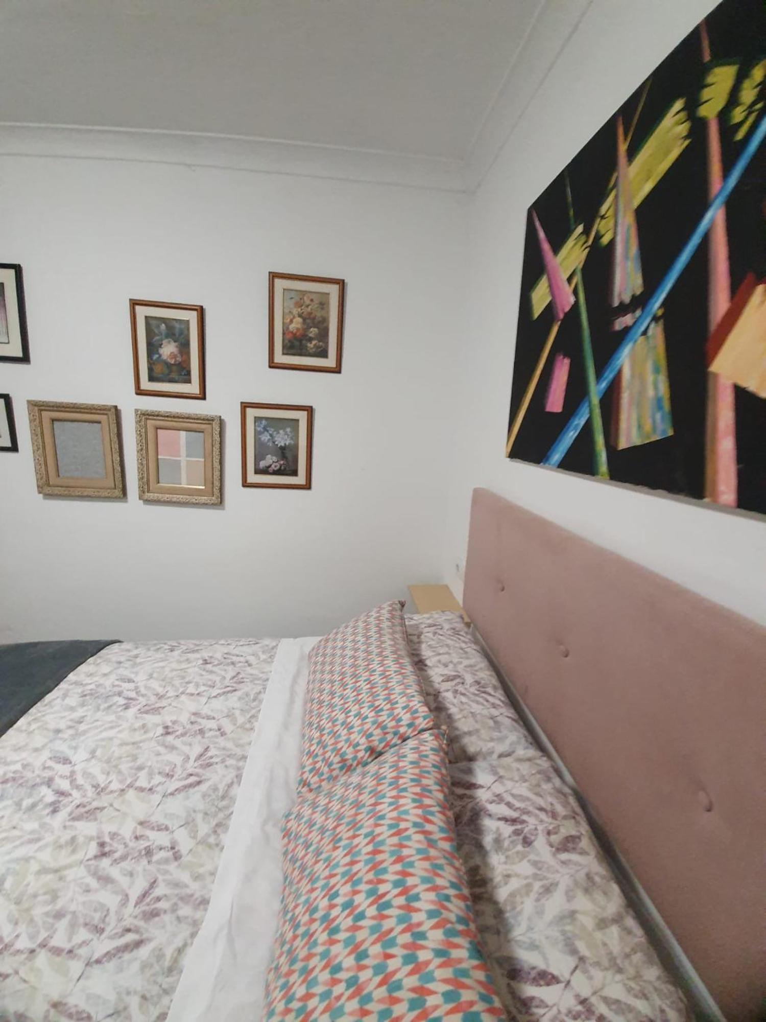 Studio Or Rooms With Private Bathroom Or Rooms With Shared Bathroom บาร์เซโลนา ภายนอก รูปภาพ
