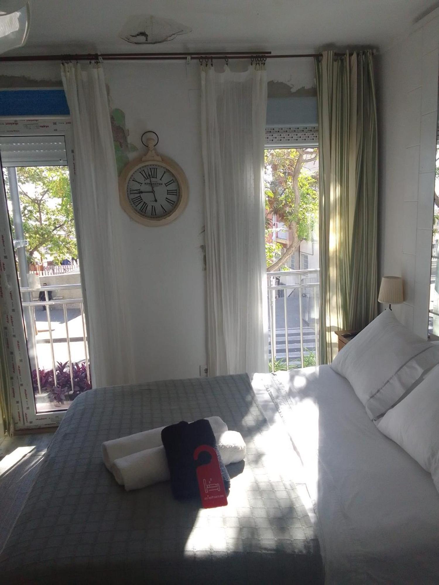 Studio Or Rooms With Private Bathroom Or Rooms With Shared Bathroom บาร์เซโลนา ภายนอก รูปภาพ