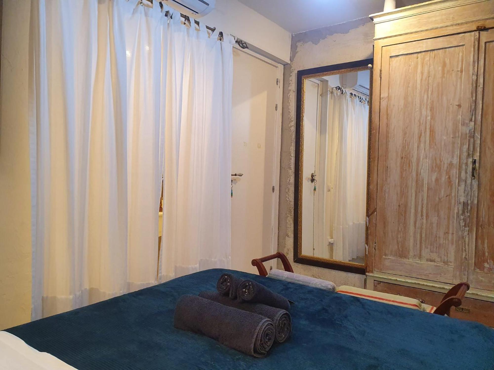 Studio Or Rooms With Private Bathroom Or Rooms With Shared Bathroom บาร์เซโลนา ภายนอก รูปภาพ
