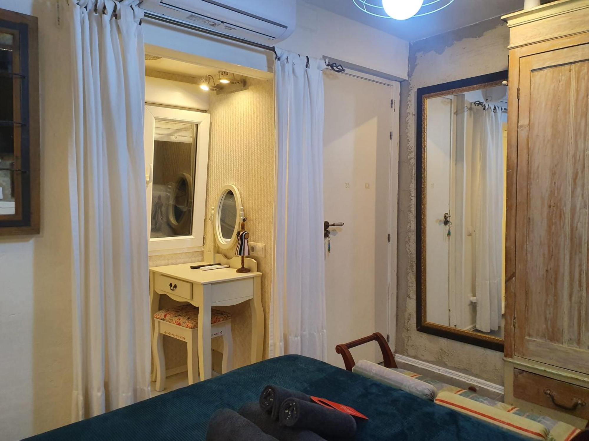 Studio Or Rooms With Private Bathroom Or Rooms With Shared Bathroom บาร์เซโลนา ภายนอก รูปภาพ